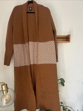 bobeau Brown Open-Front Long Cardigan with Cream Chevron Panel